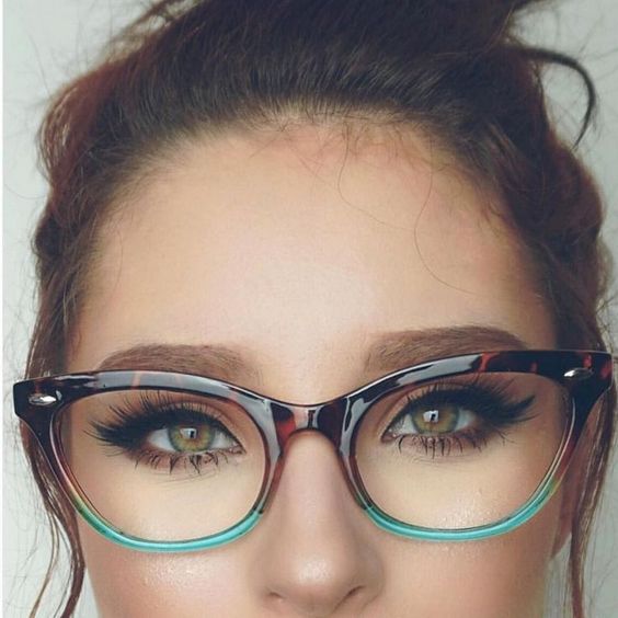 Makeup Inspiration for Women with Eyeglasses